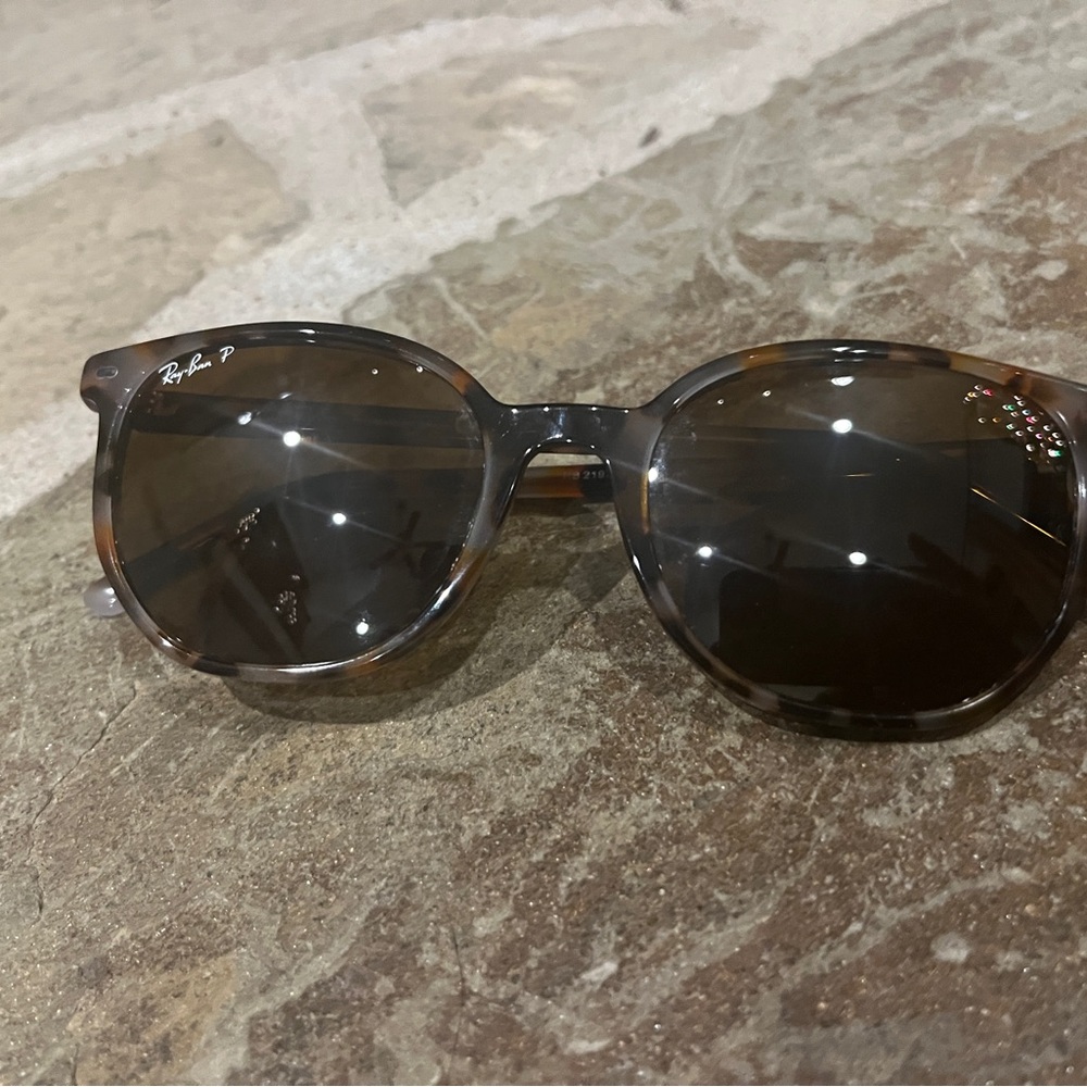 Ray-Ban Polarized Tortoiseshell Brown Lens Round Sunglasses